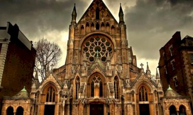 3 İlah Olur Mu? (Kiliseye)