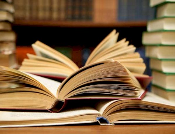 Karının, Evde Kitap Okumana İzin Vermemesine İzin Verme Kazak Erkek!