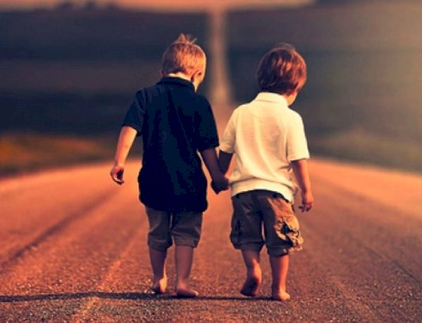 Bid'at Ehliyle Arkadaşlık, Kâfirle Arkadaş Olmaktan Fenâdır!